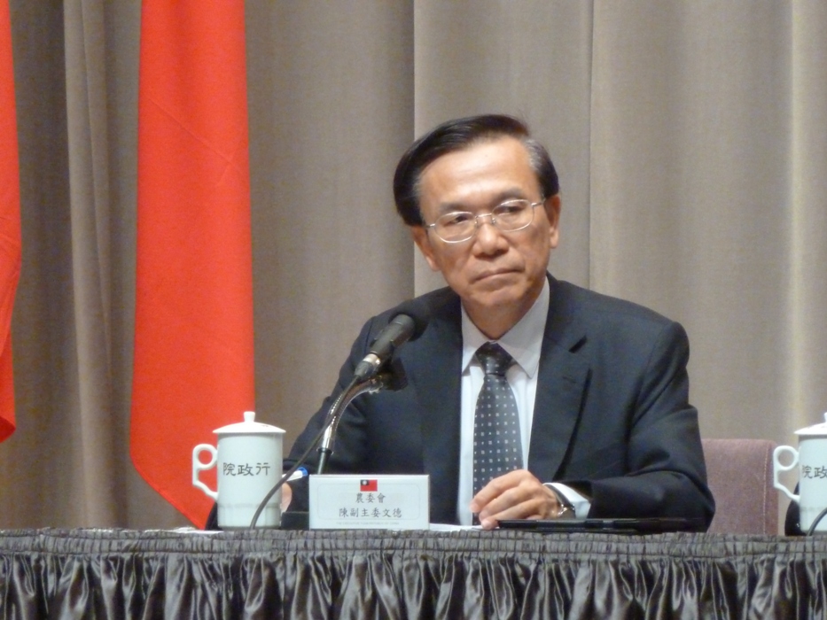 行政院今（27）日召開記者會說明強制休耕案，農委會部分，則由副主委陳文德(圖)列席。前立委羅文嘉下午再次於臉書發問「誰能告訴我，農委會主委，到那裡去了?」圖：謝莉慧/攝