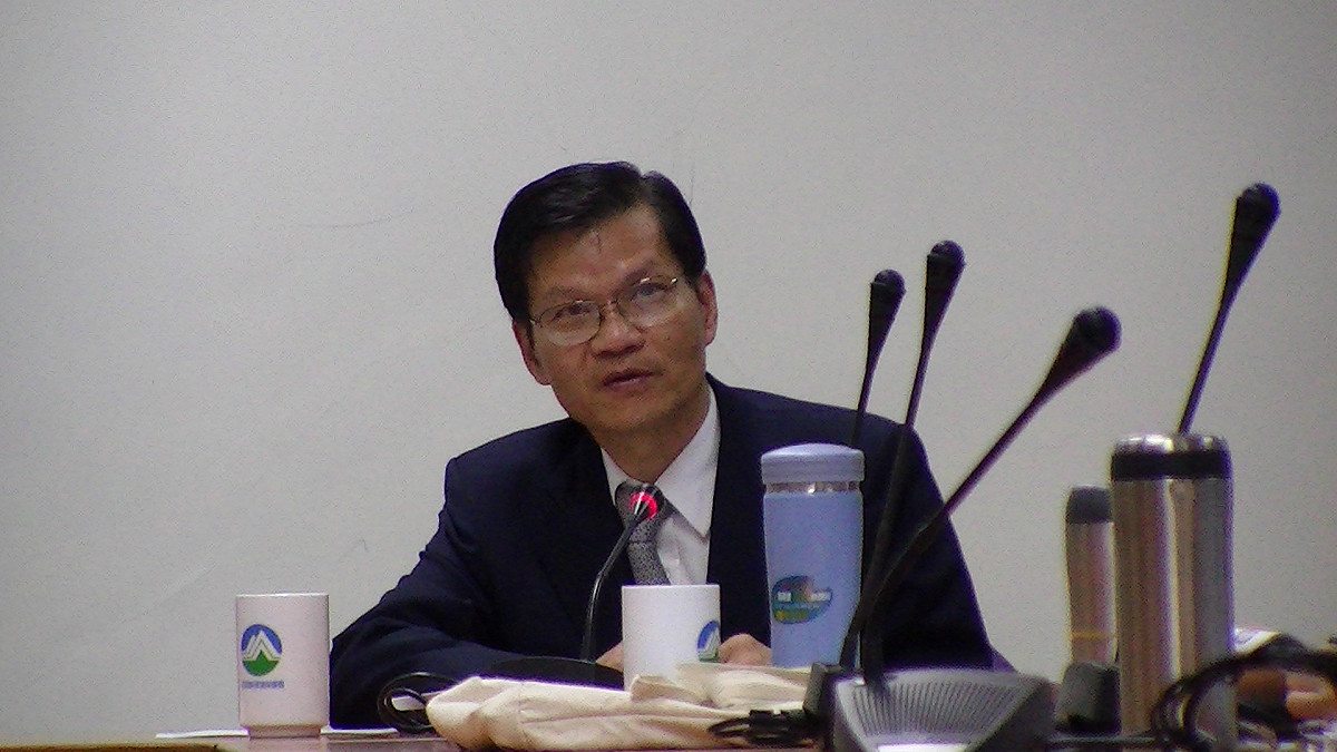 翁啟惠在國家生技園區環境影響評估諮詢會議上澄清，生技園區只作研究，不作生產用途。圖片：陳詠攝
