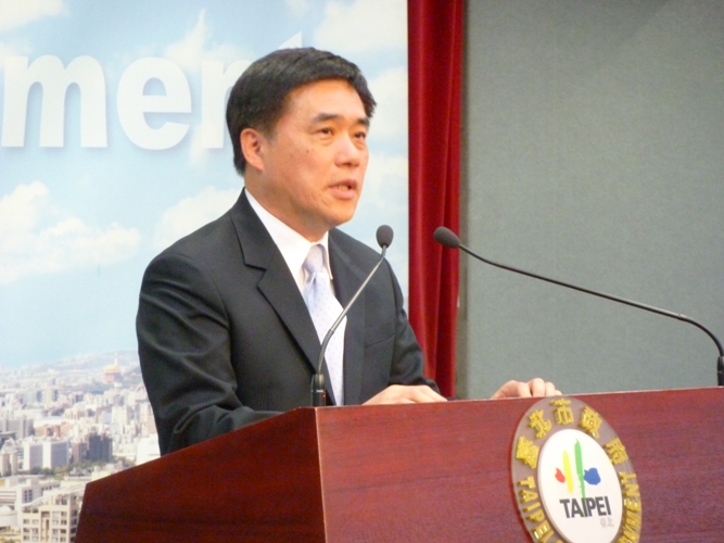 台北市長郝龍斌29日下午緊急召開記者會表示，文林苑都更案前後共開過18次協調會，強制拆除王家，對他來說是很痛苦的決定。圖片：謝莉慧/攝