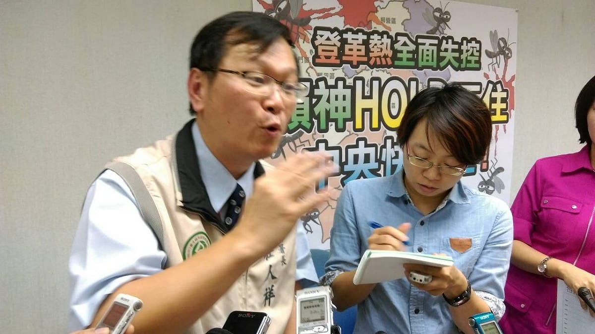對於立法院國民黨團呼籲中央接管台南防疫，疾管署副署長莊人祥4日說，不排除成立指揮中心。圖：符芳碩/攝