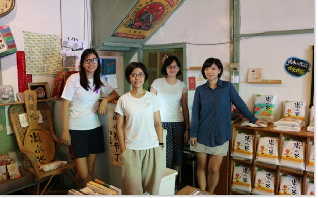 照片從左至右是陳慈慧、鄭雅云、劉選恩、巫宛萍，她們返鄉編織溪州在地故事。圖：楊淳卉/攝