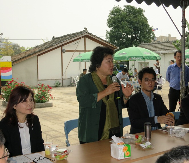 民進黨前主席陳菊今（21）日對豬農表示，民進黨不可能坐視豬農產業消失；但要不要陪豬農上街頭，現在還沒有答案。圖：林朝億/攝影