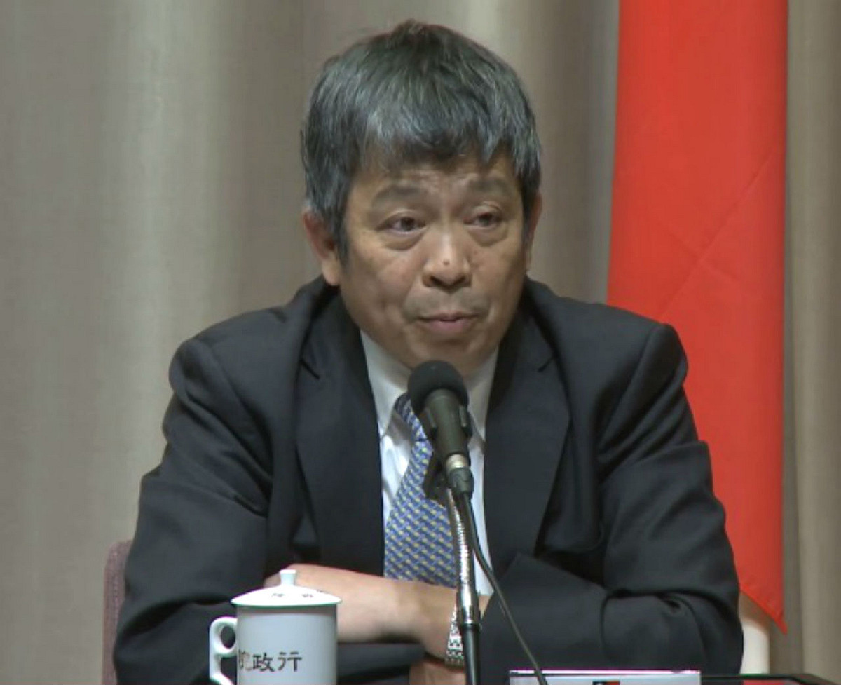 教育部次長陳德華23日表示，新課綱並沒有拿掉228及白色恐怖，只是公民課本的舉例部份讓出版商自行發揮而已。圖：翁嫆琄/攝
