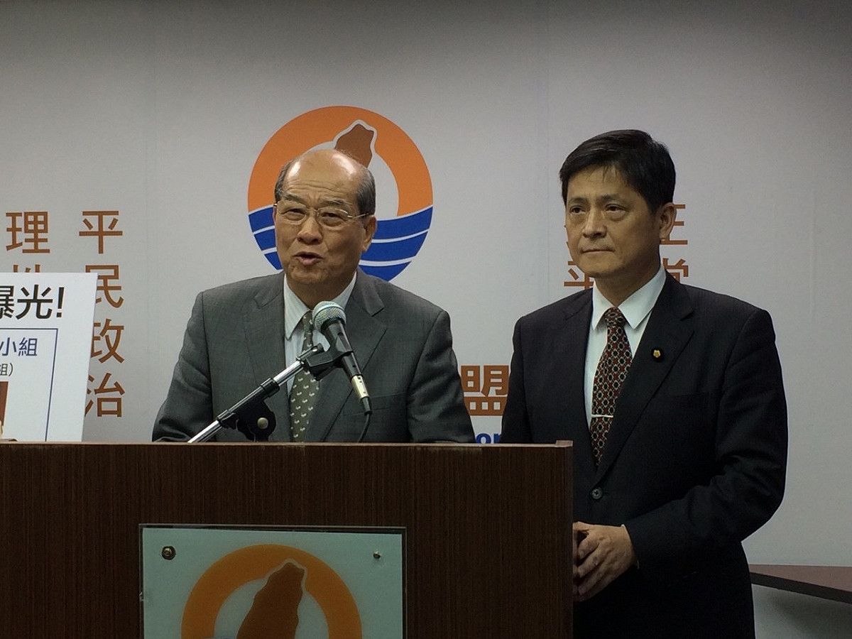 台聯4日上午召開記者會，批評教育部課綱微調委員會成員皆與中國統戰組織有關，根本是「內有紅鬼」。圖：符芳碩/攝