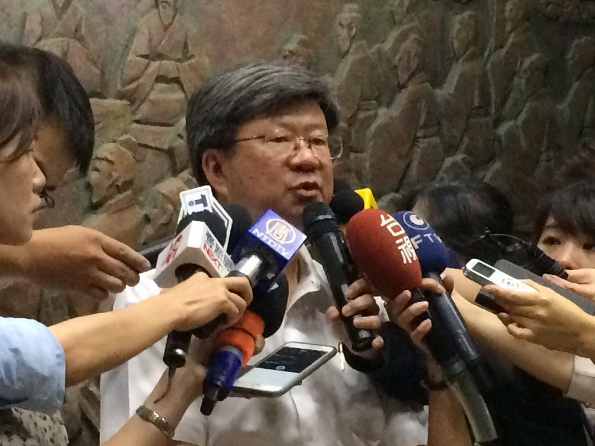 教育部長吳思華30日下午表示，若未來「學生認知到自己的行為是脫序的」，教育部願意「釋出最大善意處理」。圖：符芳碩/攝