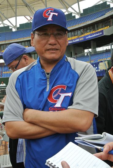 中華職棒（CPBL）兄弟象球團，今（18）日發布教練團異動消息，將由率領中華隊打進世界棒球經典賽（WBC）8強的「草總」謝長亨接任總教練。圖片來源：中央社資料照片。