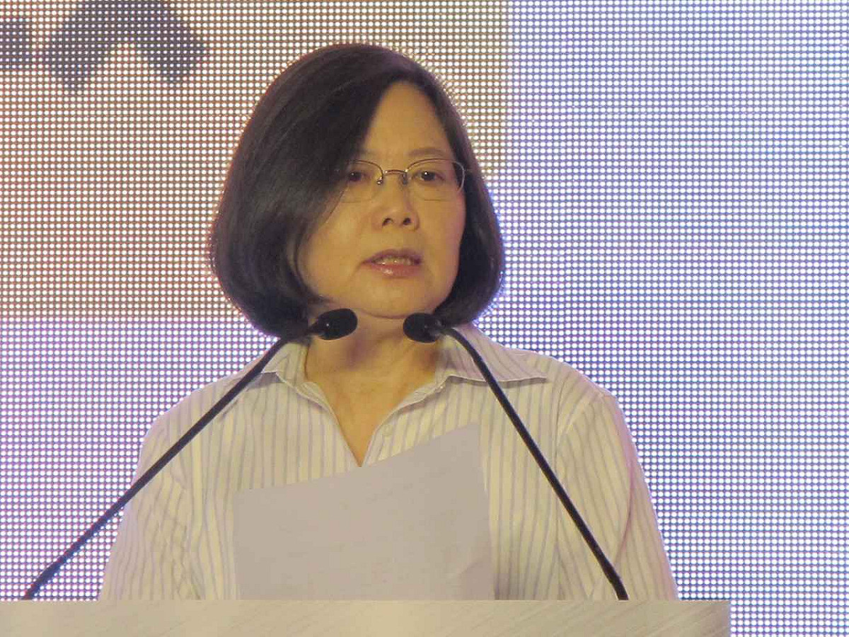 民進黨主席蔡英文1日表示，經過精算，台北市社會住宅每坪每月8百元租金，就可以百分之百自償了。圖：林朝億/攝