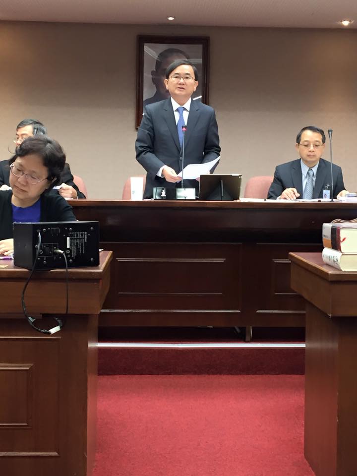 民進黨台東縣立委候選人，現任民進黨籍立委劉櫂豪遭民團點名不適任，成唯一被點名的綠營立委。圖：翻攝自劉櫂豪臉書