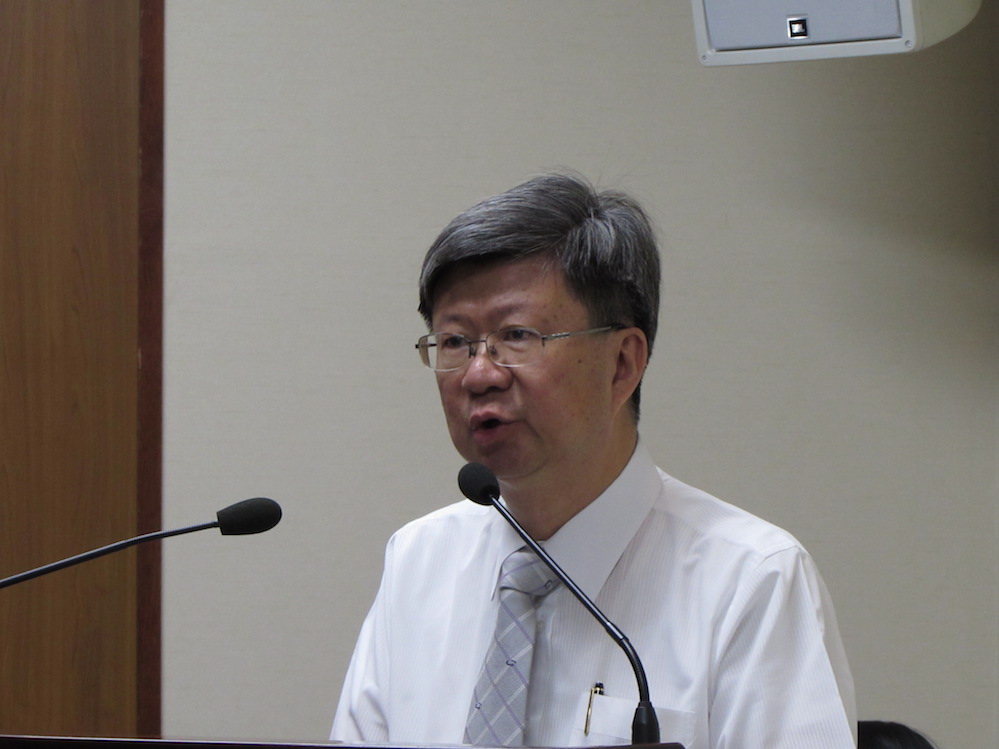 教育部長吳思華12日於國民黨中常會報告課綱爭議的處理，他說，教育部舉辦13場座談會，希望用理性化解，卻沒辦法得到「極少數同學」的理解。圖：邱珮文/攝