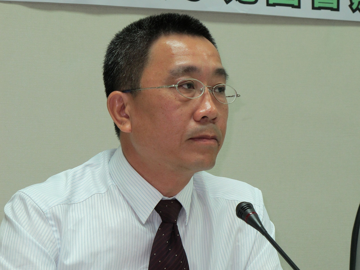 南山人壽業務員郭德旺20日表示，他只是把客戶的感覺po在工會內部網站，就遭記2缺失處分。圖：林朝億/攝