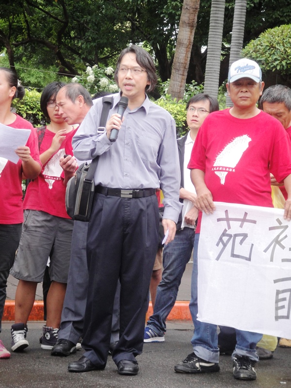 為苑裡反瘋車自救會義務辯護的律師林三加。圖5之2：王立柔/攝
