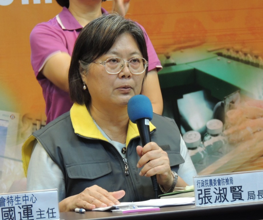農委會防檢局局長張淑賢今（5）天出席中央流行疫情指揮中心記者會，回應外界對公布病毒序列效率的質疑，她強調，基因序列將於今天傍晚公布，沒有延遲，也沒有技術不好的問題。圖：林怡嫺/攝