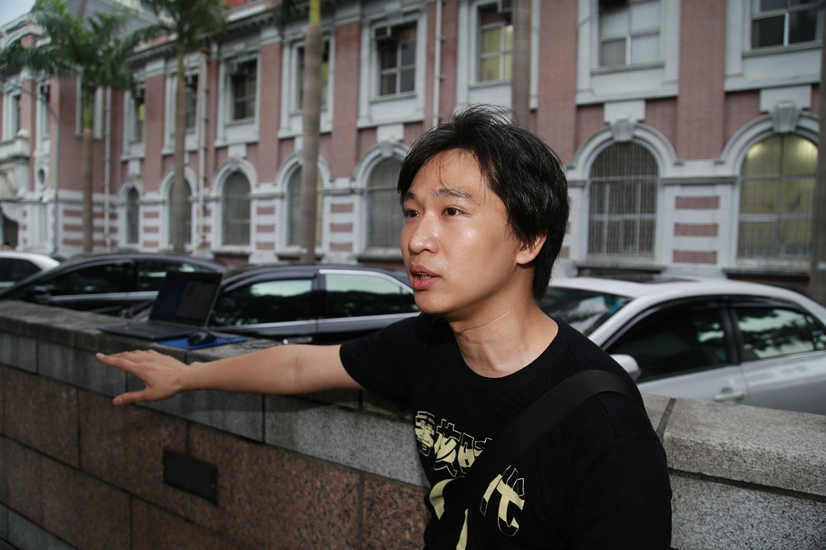 對於蔡正元稱他趴車時對車內做鬼臉示威，林聖文反問「有誰會在生死關頭還做鬼臉？」圖：新頭殼資料照片