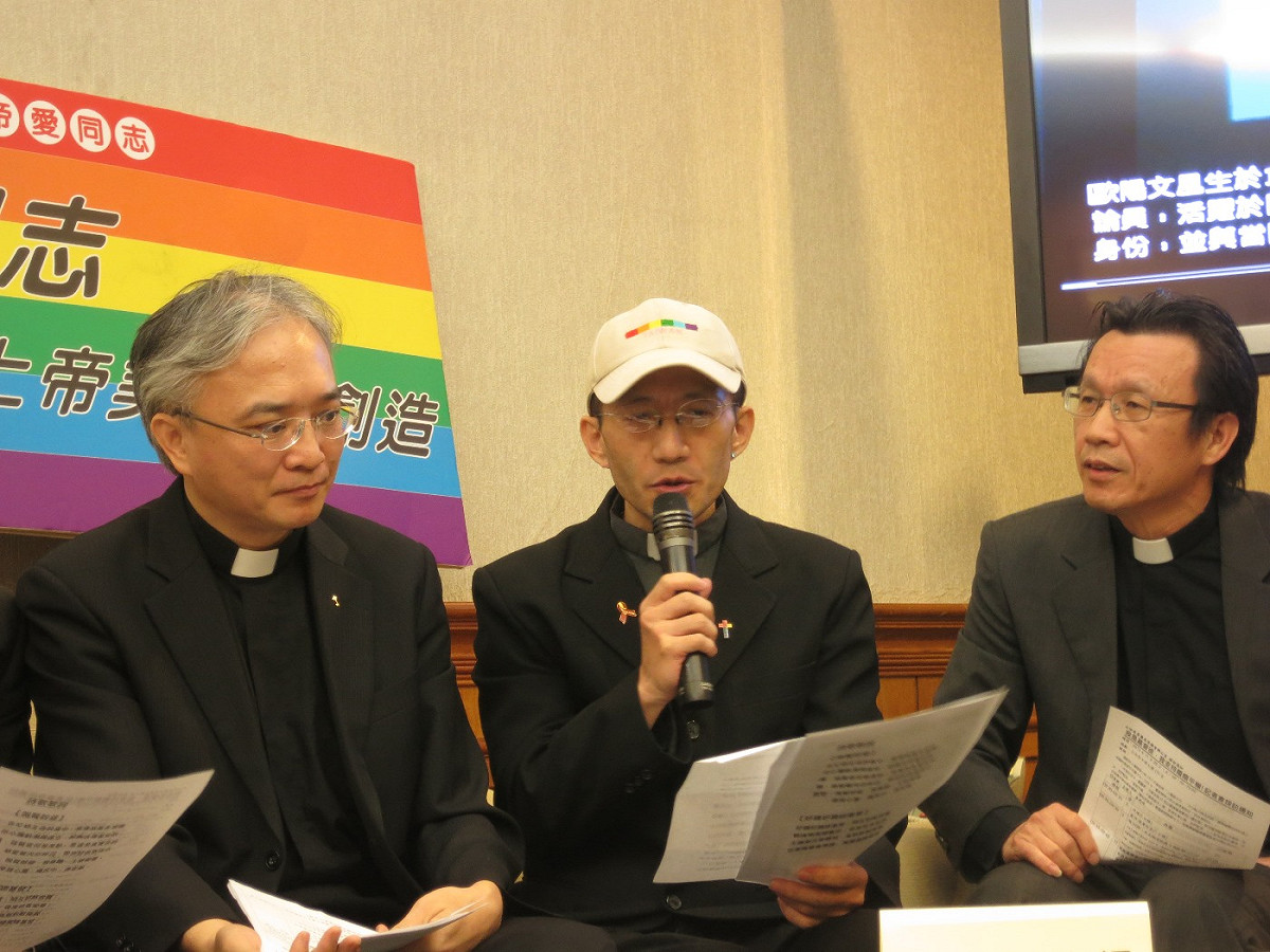 本身也是同志的曾恕敏牧師所屬的同光同志教會29日也將在反同志婚姻大遊行前，在景福門前定點舉牌表達支持同志婚姻的立場。圖：林朝億/攝影
