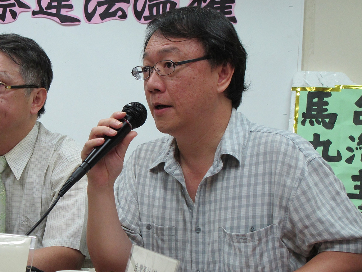 台灣東社社長顧秀賢26日質疑柯文哲對於民主理念認識不清。圖：林朝億/攝