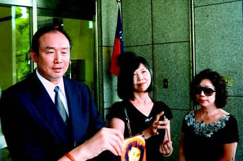 王永慶4房子女羅文源3姊弟（圖）認祖歸宗案，2、3房最近提起上訴，要求撤銷一、二審認定羅文源3姊弟為王永慶親生骨肉的裁決。圖片來源：中央社資料照片。