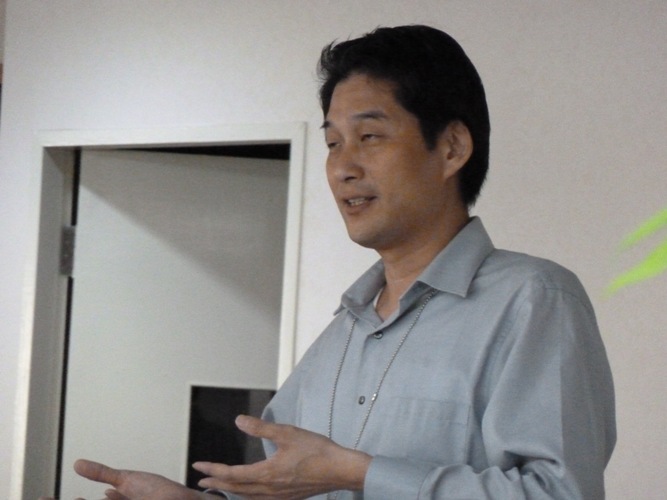 行政院發言人辦公室主任高振盛22日於政務會談後轉述副院長江宜樺的指示，包括：推廣三明治式的就業升學模式、引進企業資源、推動技職再造方案等。圖：謝莉慧/攝