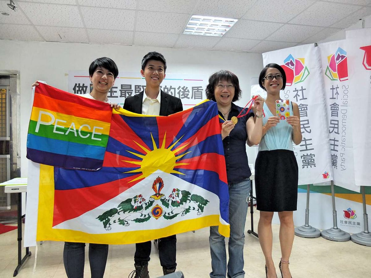 針對反課綱學生闖入教育部遭逮捕一事，社會民主黨24日呼籲台北市長柯文哲，不應以「緊急狀況，警方未事先知會」、「未來會擬定SOP」等說詞推拖責任。圖：邱珮文/攝