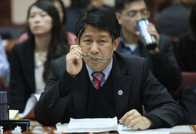針對掛名論文遭撤銷醜聞案，行政院長江宜樺要求教育部長蔣偉寧對外說清楚。圖:中央社