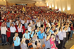 苗栗縣議會8日號召各社團、鄉鎮代表千餘人出面力挺縣府執行公權力拆除大埔4戶，並將發動50輛遊覽車到內政部表達訴求。圖：中央社。