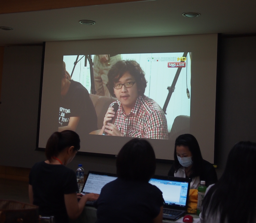 和教育部長吳思華會談的代表之一，蘋果樹公社成員、中一中學生陳建勳指出，課綱議題真正受到重視是在今年，近來出現很多的新證據，是當初監察院並無注意到的。圖:何星瑩/攝