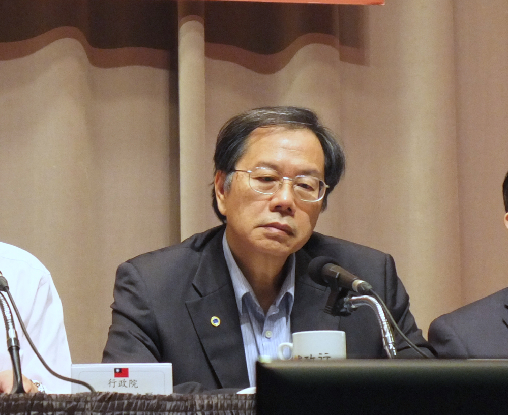 衛福部長蔣丙煌15日表示，健保補充保費的股利所得門檻是否會上調，很快就會對外宣布決議。圖：翁嫆琄/攝