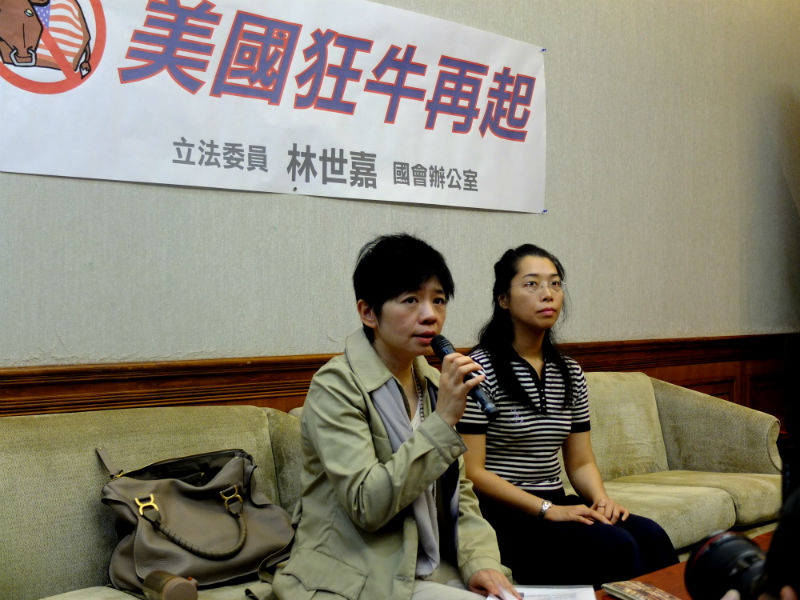 台聯立委林世嘉今天召開記者會，質疑美國發現的第4起狂牛症案例，是否真的對美國食品供應毫無影響。圖：翁嫆琄/攝。