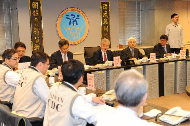 行政院長毛治國20日說，未來面對登革熱疫情，需訂定一套防疫SOP，以專業方法因應。圖：行政院提供