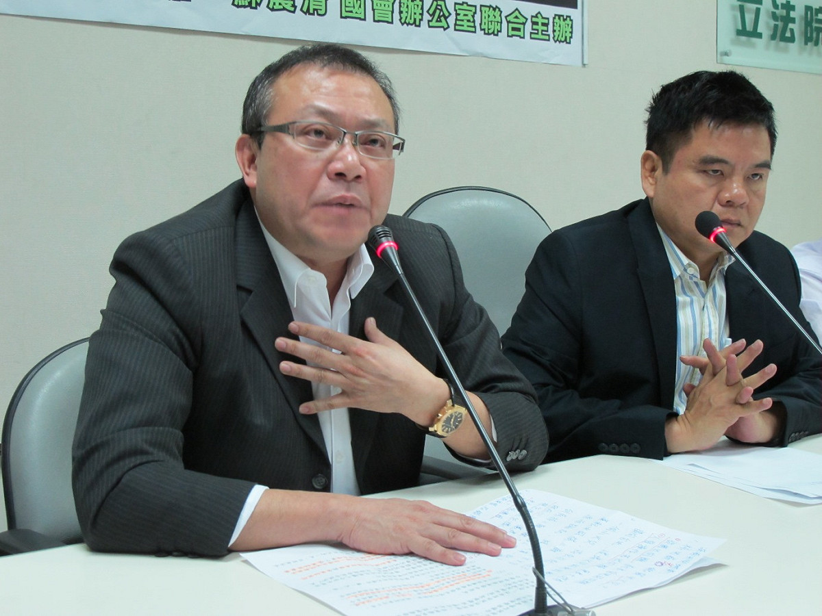 民進黨立委莊瑞雄、蘇震清28日質疑台電核三廠失火，還在搞黑箱。圖：林朝億/攝