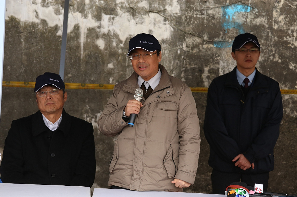 交通部長陳建宇（中）今（6）天下午首度赴復興空難現場勘災勘災。圖：林雨佑/攝