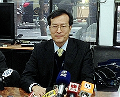 中油從明（8）日起，未來都將於每週日召開記者會提供消費者完整資訊、回應質疑。圖為中油副總經理張瑞宗。圖：中央社資料照片