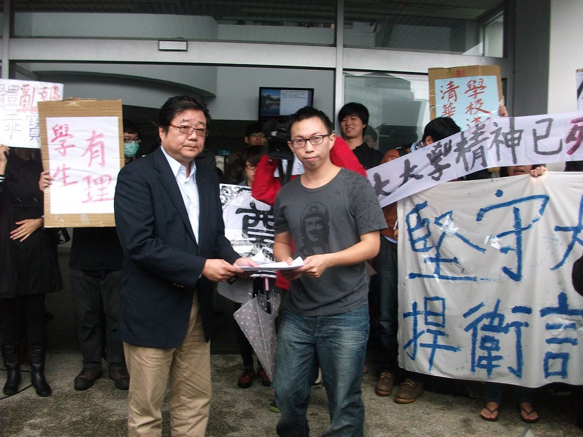 清大學務長呂平江今(5)日重申，不是替陳為廷道歉。但「道歉」是事實，至於為何道歉，不就是為陳為廷的「不禮貌」道歉？圖：涂鉅旻/攝
