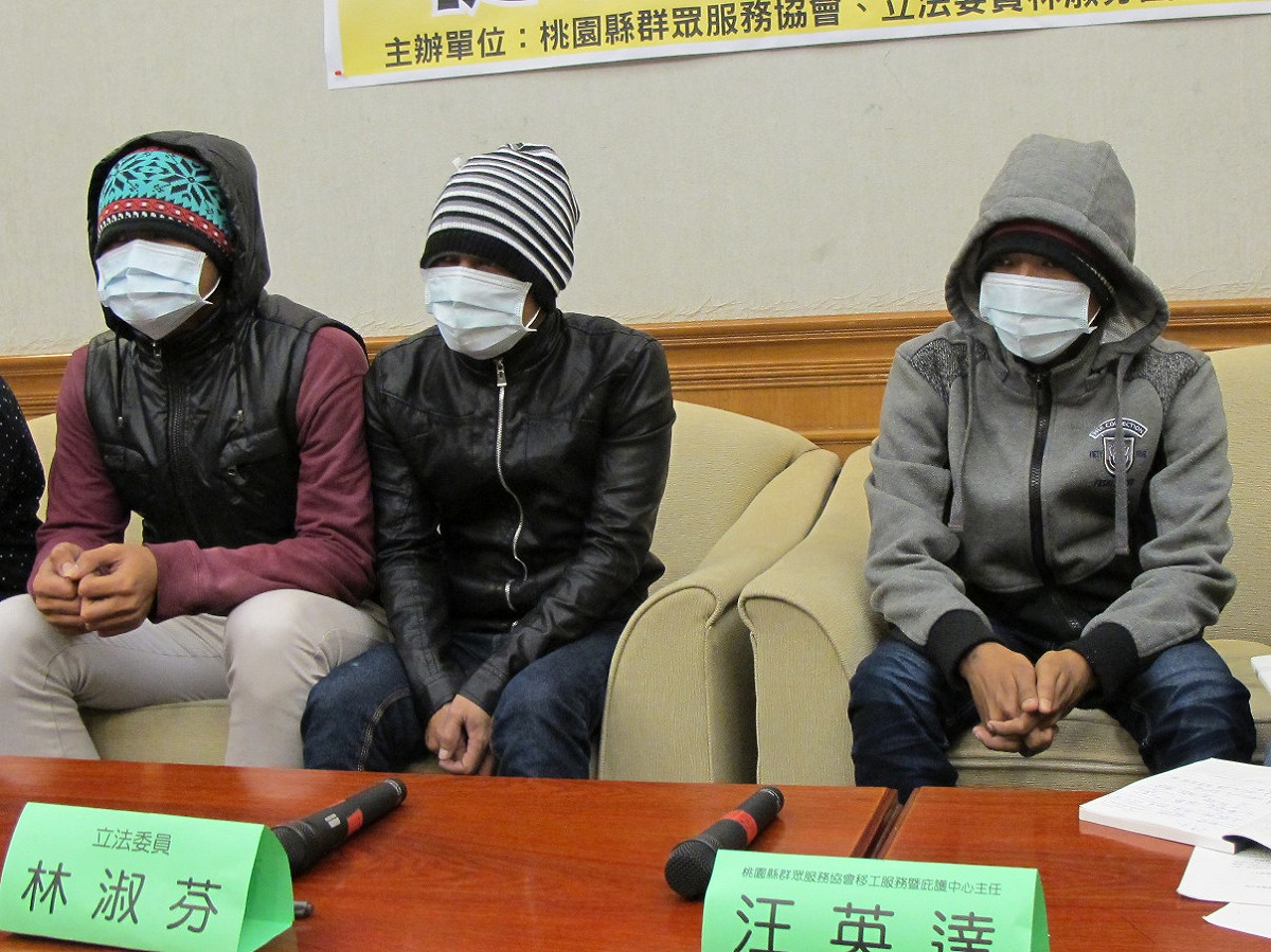 台灣對外勞並不友善，曾有勞團召開記者會指出，3名印尼男性看護工來台後被迫到農場非法工作。圖：新頭殼資料照片