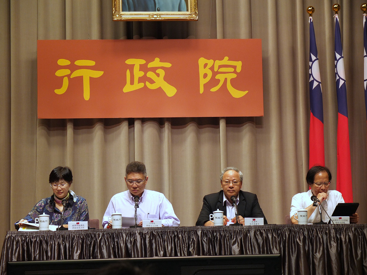 行政院16日通過《電業法》修正草案，將開放民間、外資參與國內發電、售電業。圖：翁嫆琄/攝
