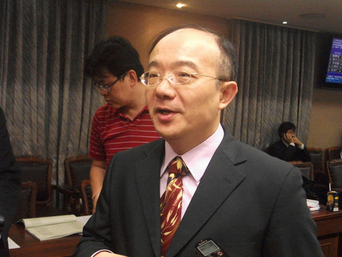 針對NCC版反壟斷法的收視率、收聽率、閱讀率的計算方式，NCC主委石世豪今（16）日受訪時表示，將另外訂定命令規範，並在下週排進NCC委員會裡討論，希望儘速送到立法院審查。圖：涂鉅旻/攝
