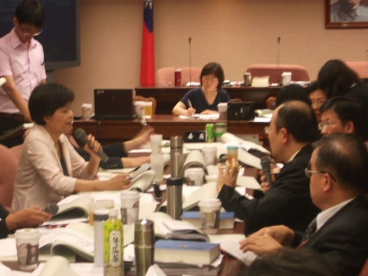立法院交通委員會今（30）日審查「媒體壟斷防制與多元維護法草案」，朝野立委協議修正通過編輯室公約的相關法案。圖：涂鉅旻/攝