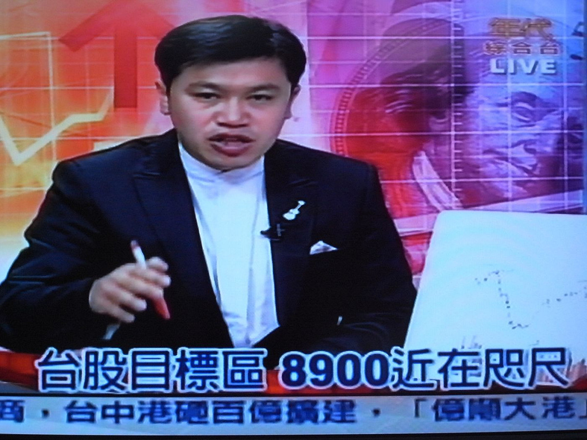 NCC強調，今年2月年代換照時就已附加兩項但書，不得再次違反《衛星廣播電視法》第17條、第19條有關節目廣告化的規定，這次撤銷年代執照於法有據。圖片來源：翻攝自年代新聞台