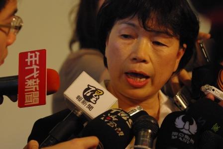 文化部揭牌上路首(21)日，龍應台回應民間媒改團體指出，公視爭議與傳播政策都要再緩緩，她的首要任務是先整頓內部團隊與學習傳播政策。圖為龍應台。圖；林靖堂/攝。