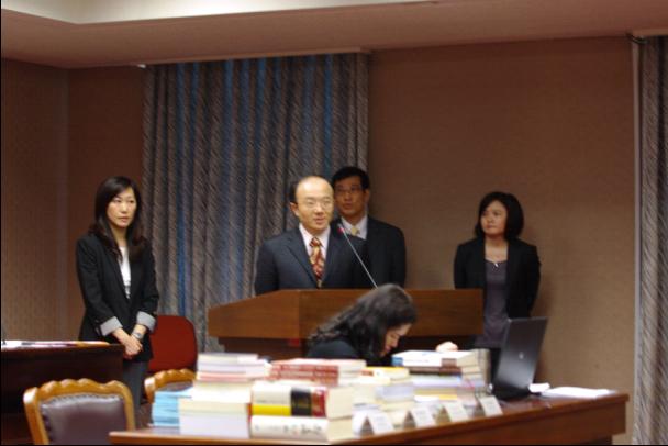 立院今(30)審查第四屆NCC委員人事案，除先前備受質疑的陳元玲外，包括石世豪、虞孝成，以及彭心儀等人接受質詢炮火，無一倖免。圖為NCC四位委員提名人。圖:林靖堂/攝。