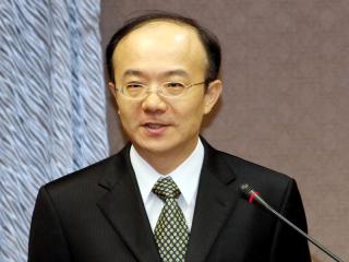 NCC主委石世豪今(9)天在立法院坦承，剛取得國家通訊傳播委員會(NCC)核准赴新加坡上市的台灣寬頻通訊(TBC)，今(9)日被媒體踢爆有中資違法入股。圖：中央社資料照片