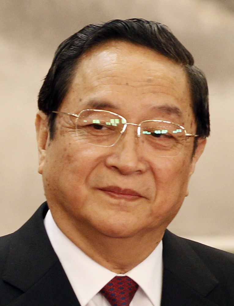 中國8日在拉薩市布達拉宮外慶祝西藏自治區50周年，中共派出以中央政治局常委、全國政協主席俞正聲為首的代表團前往參加。圖片來源：達志影像/路透社