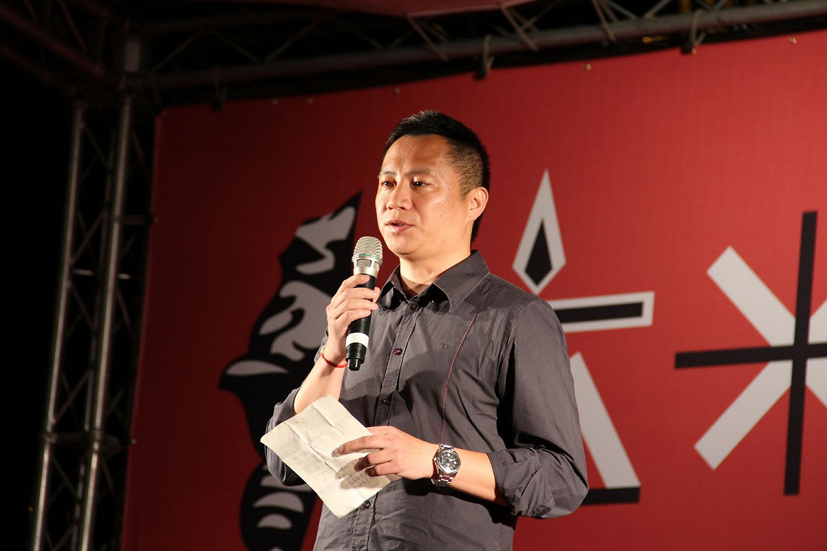 王丹勉勵台下參與紀念活動的中國學生，了解陸生希望中國走向改革的心聲，也體諒許多陸生對民主實踐的無奈，但是如果現在放棄，追求的結果就永遠無法到來，因此，「天愈黑，愈要尋找光明；路愈長，愈要奮勇前行」。圖：周思宇/攝