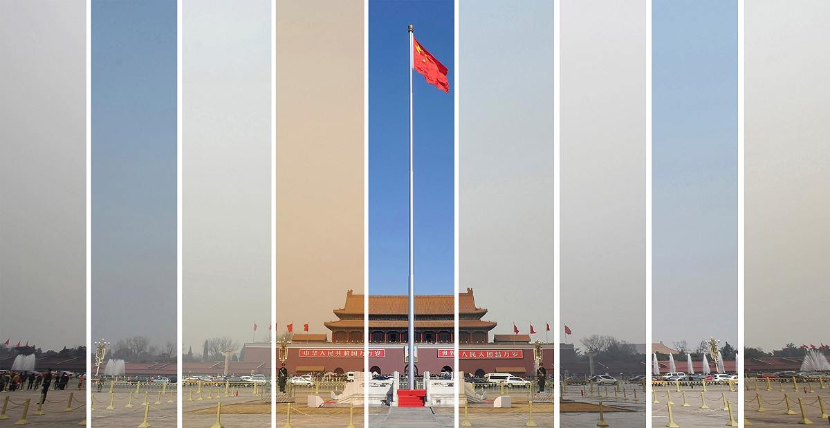 圖片上的天安門廣場的背景，可不是後製調色，也不是氣候不佳，而是在不同空氣品質下所呈現的色澤。圖片來源：達志影像/路透社資料照片。