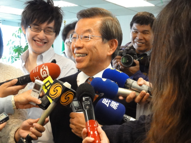 謝長廷獲悉連戰得「孔子和平獎」後表示，「子不語怪力亂神」。照片：王鼎鈞/攝