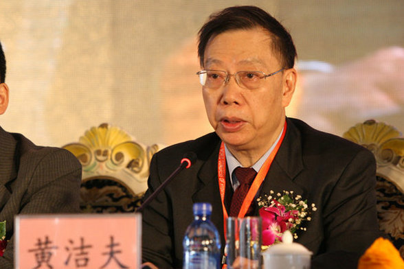 中國前衛生部副部長、現任器官移植臨床應用委員會主任委員黃潔夫（圖），因涉及「活摘」死囚器官，澳洲學者要求雪梨大學撤銷黃潔夫的名譽教授頭銜。圖片來源：翻攝自網路。