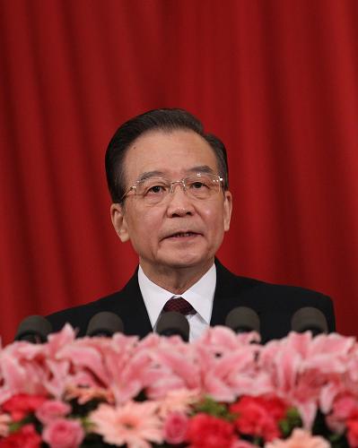 中國第11屆全國人民代表大會第5次會議，於今(5)日上午9時在北京開幕，中國國務院總理溫家寶在開幕大會上進行政府工作報告。圖片來源：翻攝自中國中央人民政府網站。