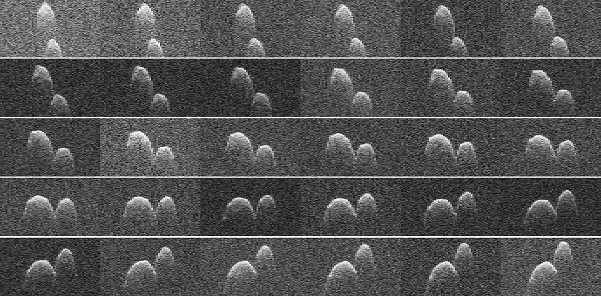 美國太空總署研究小組採用雙基觀測法拍攝這顆花生小行星「1999 JD6」，同時合成影像。圖：翻攝NASA網站