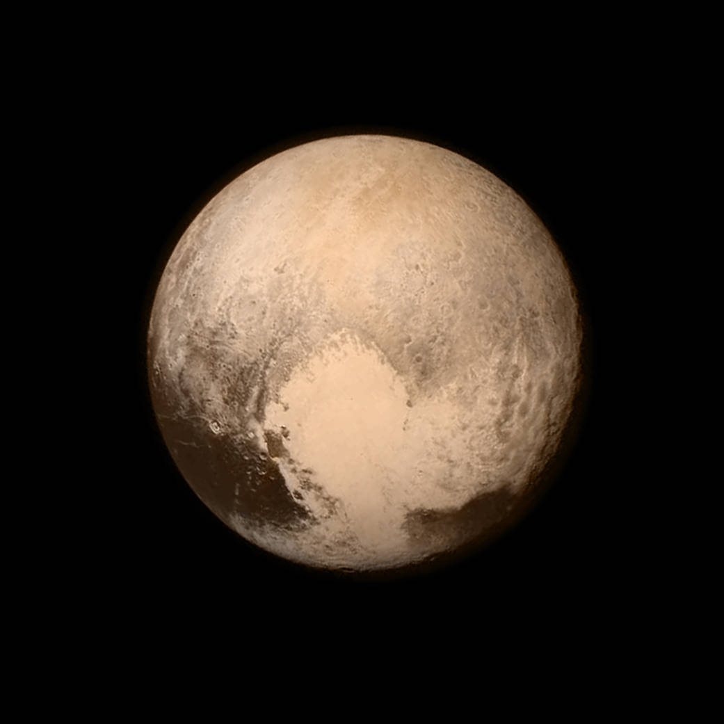 冥王星上有一處明亮的愛心型區域，為了紀念發現冥王星的美國天文學家湯博（Clyde Tombaugh），新視野號的首席調查員史騰15日宣布將這塊區域命名為「湯博區」（Tombaugh Reggio）。圖：翻攝自NASA官網