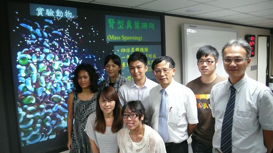 台灣海洋大學校長張清風領導的研究團隊今日在記者會上表示，已經成功選殖珊瑚生殖細胞vasa基因並製備抗體，未來要人工繁殖珊瑚將不是個夢想。圖：劉奕霆/攝