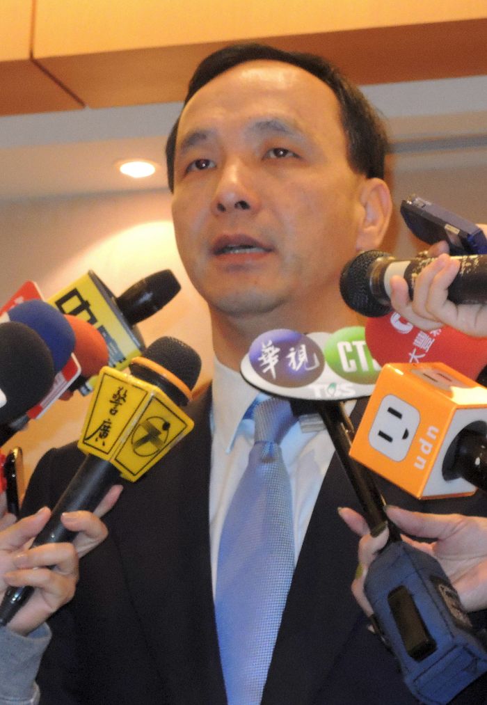 新北市長朱立倫今（26）日受訪時認為，公投才是解決核四的最好方式。圖：陳冠廷/攝